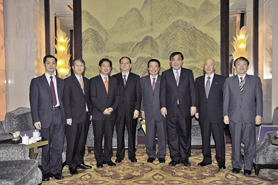 第二届中韩日纤维产业合作会议在成都召开